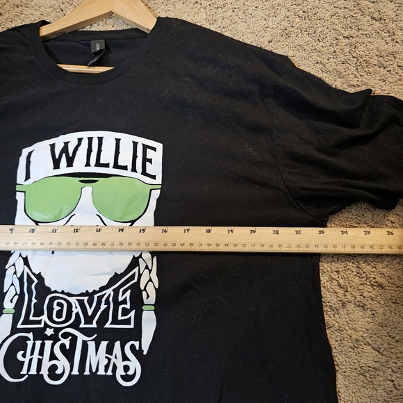 Willie Nelson I Willie Love Chistmas Graphic on Gildan Softstyle Tee Size XL - Picture 7 of 7
